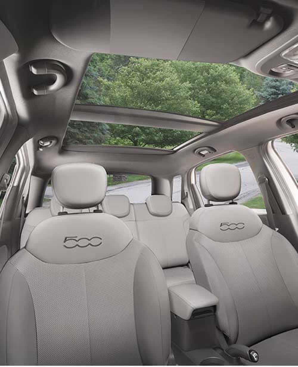 FIAT® 500L 2020 | Hasta 68 pies cúbicos de almacenamiento y más